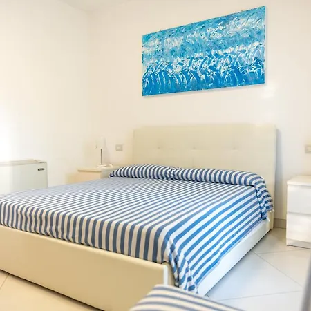 Lo Scalo Marina Di Novaglie Bed & Breakfast 4*