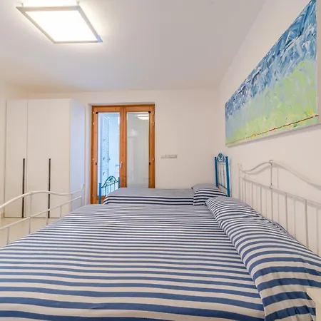 Lo Scalo Marina Di Novaglie 4*