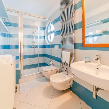 Bed & Breakfast Lo Scalo Marina Di Novaglie 4*