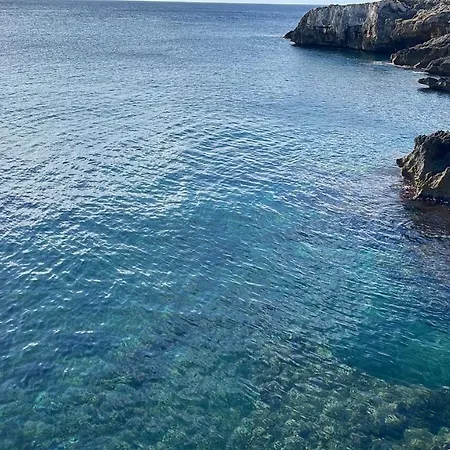 Lo Scalo Marina Di Novaglie Bed & Breakfast 4*