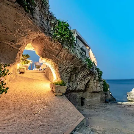 Frühstückspension Lo Scalo Marina Di Novaglie 4*