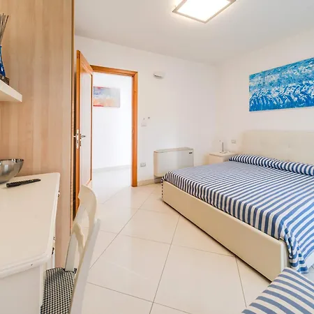 Lo Scalo Marina Di Novaglie 4*